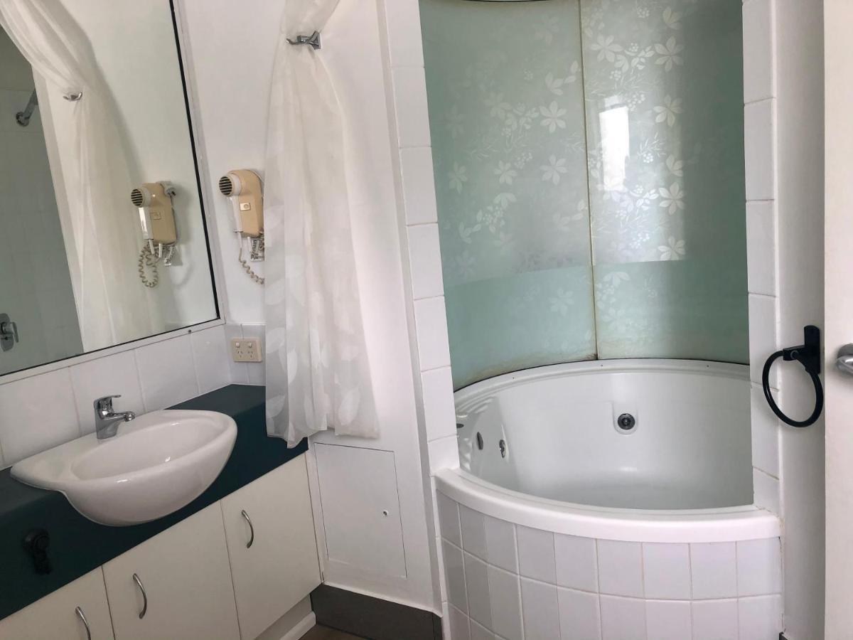 Apartment In 4* Resort - Pool Views - Great Location Noosaville Ngoại thất bức ảnh